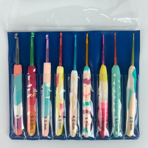 Desenli Plastik Saplı Tığ Seti
