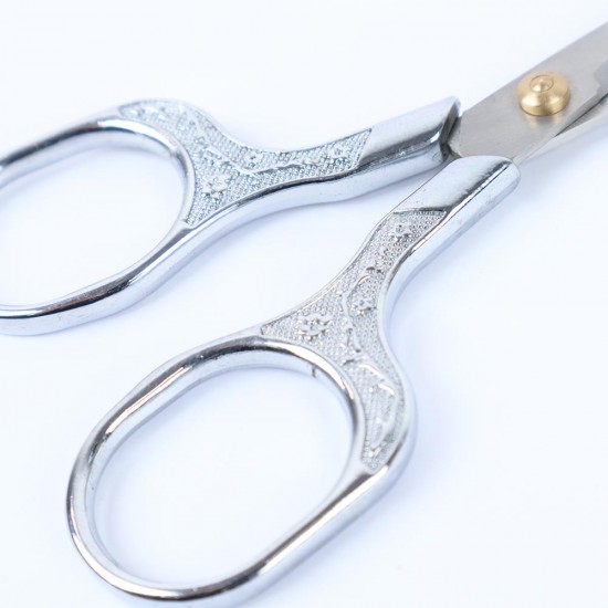 Gümüş Rengi Desenli Dikiş Makası (12cm) Gümüş Rengi Desenli Dikiş Makası (12cm)